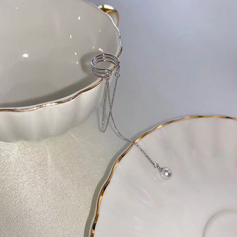 Pendientes de borla de perlas simples elegantes de alto grado pendientes elegantes clip de oreja sin oreja clip de hueso de oreja femenina estilo frío