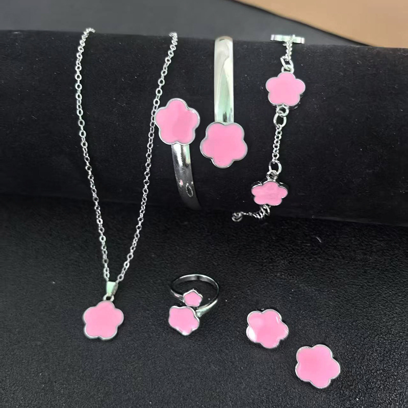 ヨーロッパとアメリカの国境を越えた売れ筋の5枚の花びらの花5点セットネックレスブレスレットブレスレットイヤリングリングヨーロッパとアメリカのエレガントなセット在庫あり|undefined