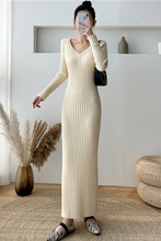 超长款v领针织连衣裙女春季修身包臀打底衫内搭针织毛衣过膝长裙