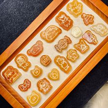 卡通原皮天然琥珀蜜蜡精美原石刻画可爱题材雕刻件直播福利饰品女