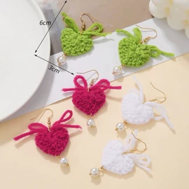 项链;耳环;手链