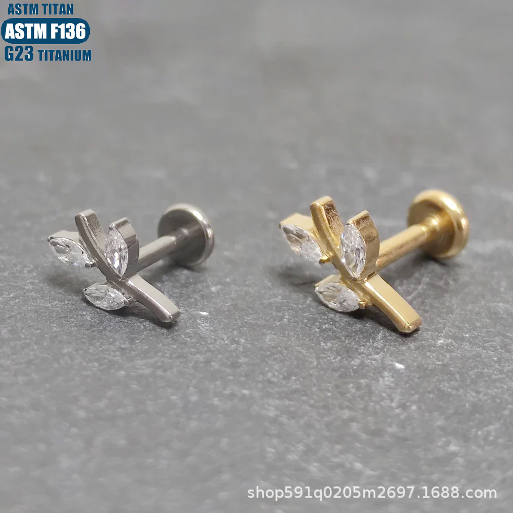 16G labret stud size and finish detail