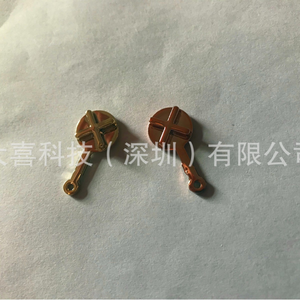 提供电镀加工、塑胶件电子产品外壳，电镀各类颜色加工