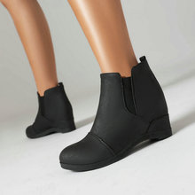 女短筒靴黑色棕色秋冬新款圆头内增高厚底坡跟高跟松紧带女及踝靴