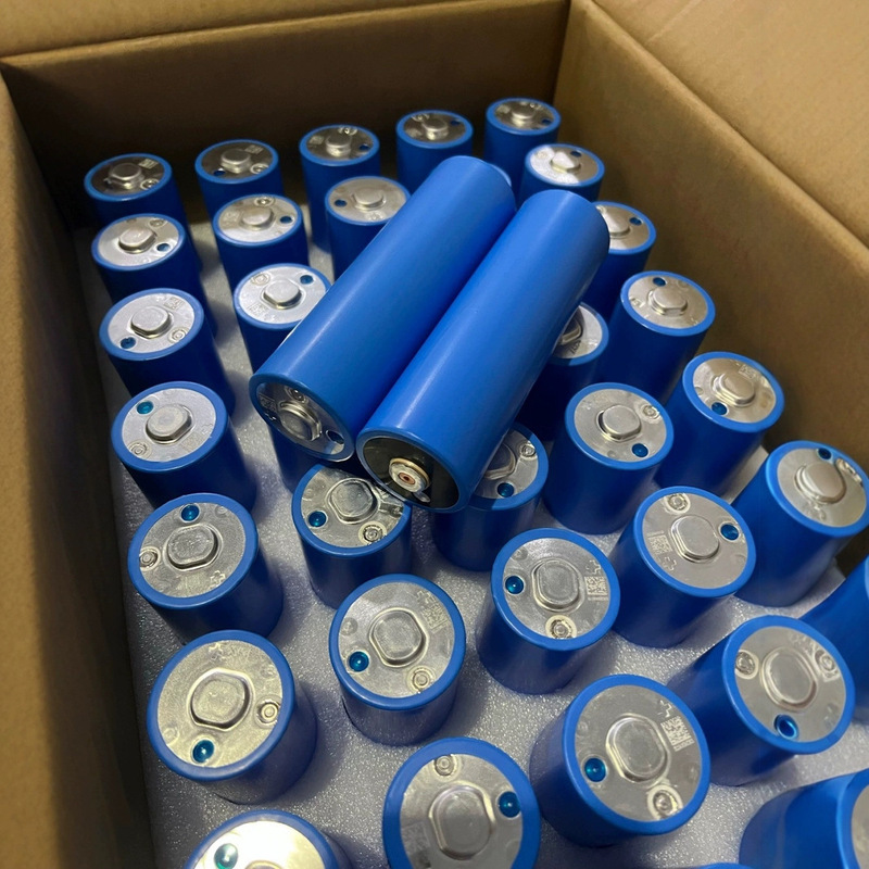 Brand New Eve Yiwei C40 Lithium Iron Phosphate 3.2V 20Ah, Continuous 3C Discharge Original Packaging Genuine Sufficient Capacity