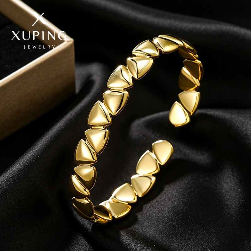 La nueva pulsera abierta de sentido simple y avanzado de moda de Xuping, diseño de nicho, joyería clásica de todo fósforo de estilo europeo y americano al por mayor