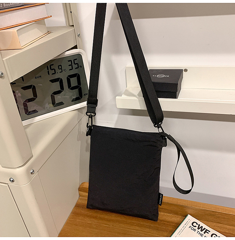The 2025 summer new stylish, simple and individual small square bag is a trendy and casual single-shoulder crossbody bag for women undefined