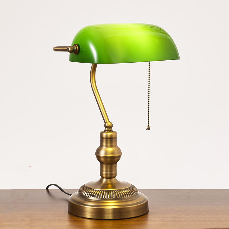 Lámpara de mesa retro estándar japonés antiguo Shanghai Chiang Kai-shek lámpara de Banco Lámpara de lectura de cabecera de oficina estándar británico se puede entregar en nombre de una pieza