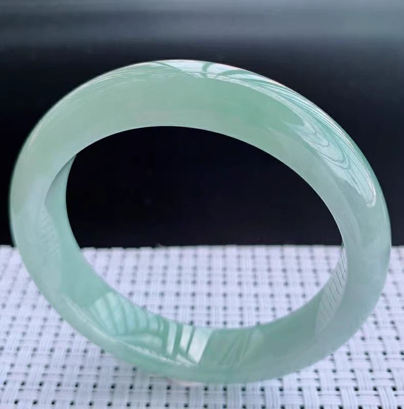 Vòng tay ngọc bích Miến Điện tự nhiên băng sáp đá, màu xanh lá nhạt dầu xanh, nữ chi tiết 6