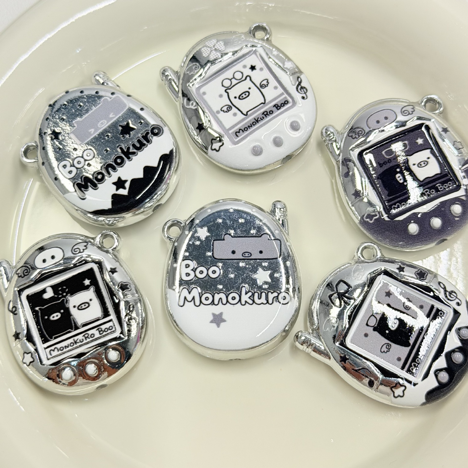 Through-hole bright silver black and white pig-shaped beads for Tamagotchi game console, beaded accessories, phone chain, bag pendant, DIY craft materials