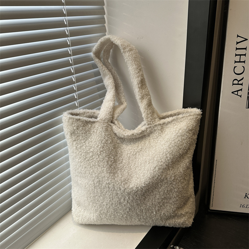 Nueva versión coreana de ocio simple otoño invierno bolso de peluche bolso de mano canasta de verduras bolso de moda de mujer