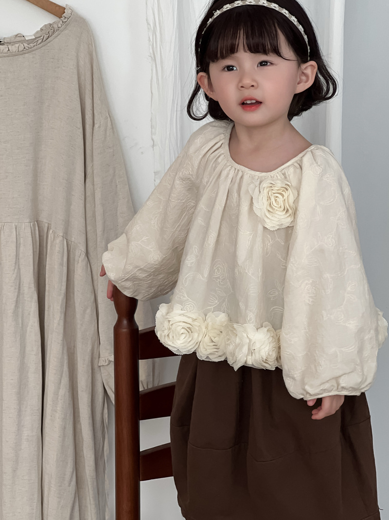Spring three dimensional children's shirt