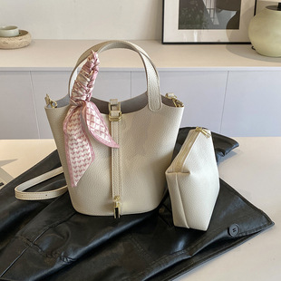 Street Fashion Fashion Hand Bucket Bag for Women 2024 New Style Simple and Versatile One-Shoulder Casual Crossbody Bag Wholesale