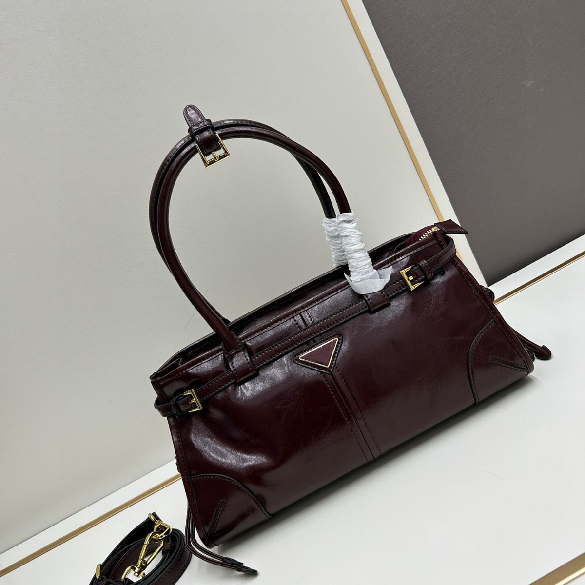 Cross-border P-style Women's Genuine Leather Handbag, MONA Style Motorcycle Bag, Oil Wax Leather Retro Shoulder Underarm Bag