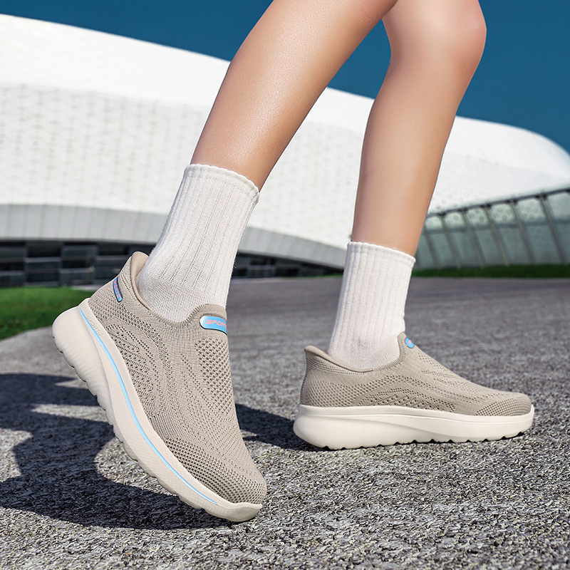 Couple Style Slip-On Walking Shoes for Men, Breathable Fly-Knit Slip-On Sneakers for Women, Soft-Soled Lightweight Casual Shoes Couple Style Slip-On Walking Shoes for Men, Breathable Fly-Knit Slip-On Sneakers for Women, Soft-Soled Lightweight Casual Shoes