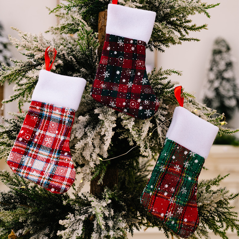 Weihnachtsdekoration Plaid Schneeflocke Messer und Gabel Set Weihnachten Kleine Socken Mini Weihnachten Socken Geschenk Tasche_voghion.com
