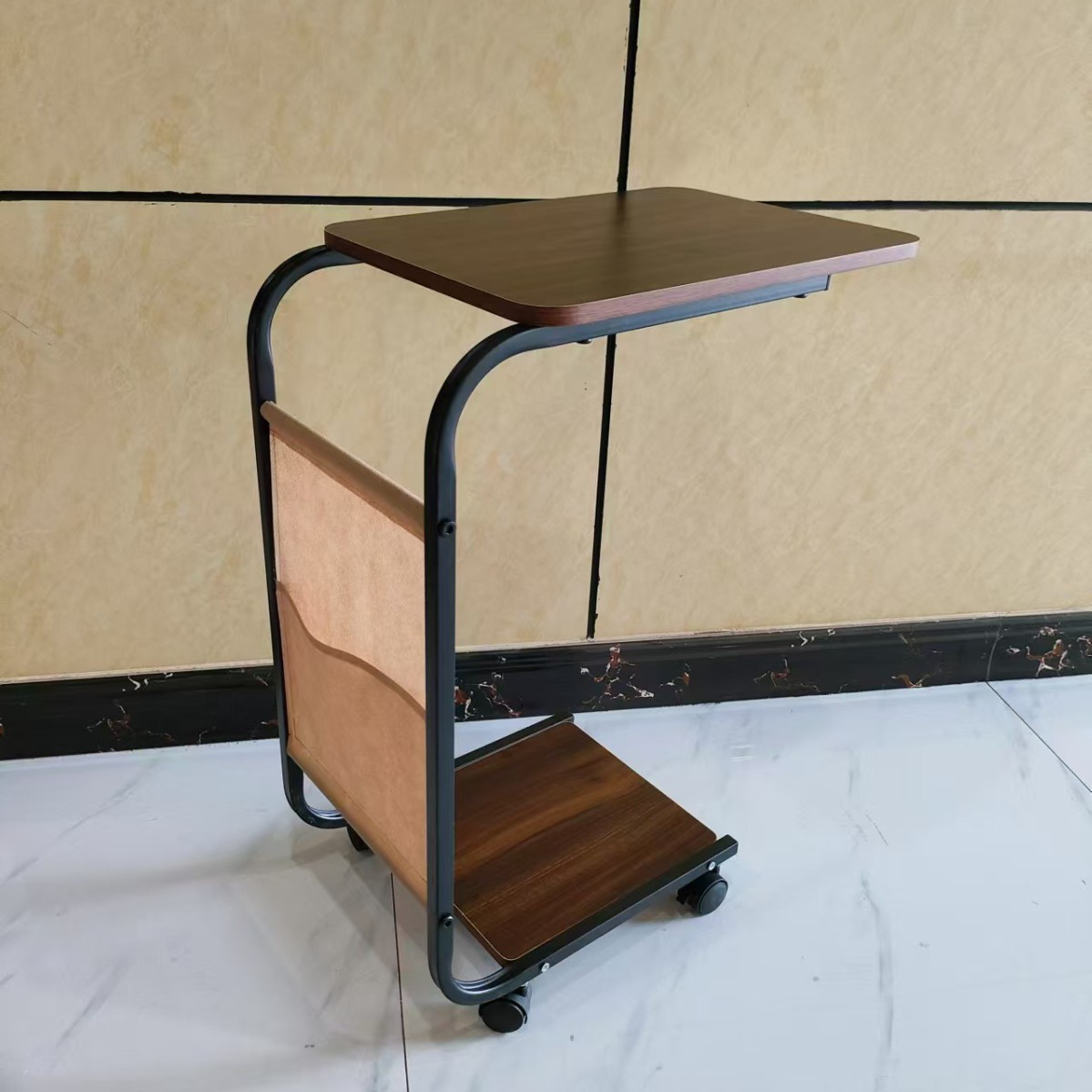 Mesa de cabecera móvil transfronteriza mesa de té doméstica moderna y simple estante de almacenamiento de dormitorio mesa de computadora portátil mesa de cabecera