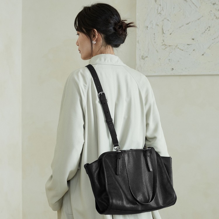 QiuZhen Yuanbao Bowling Bag Vegetable-Tanned Top Grain Cowhide Handbag & Crossbody Bag Retro Genuine Leather Large Capacity Commuter Bag For Women - Thumbnail 2