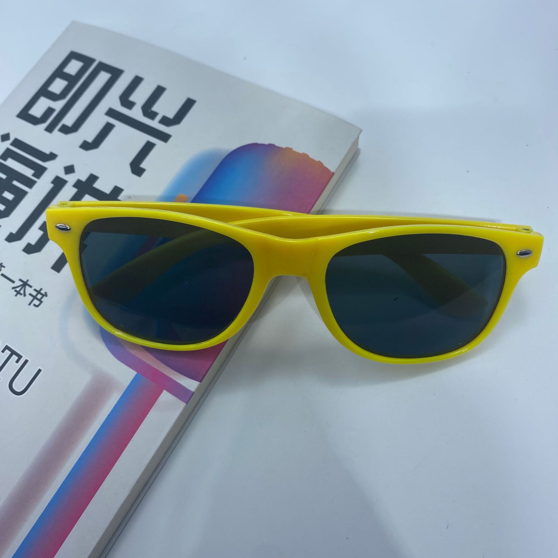50g Weight Full Frame Glasses Structure Sunglasses Classification PC, UV400 Protection Lens Material Oval Frame Glasses Style Outdoor, Travel Occasion Rainbow Pattern Unisex Gender Hip-Hop, Streetwear Style Hip-Hop Streetwear Rainbow PC UV400 Protection Oval Frame Full Frame Women's Sunglasses 10