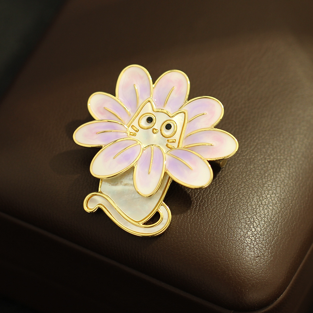 Eco-Friendly Electroplated Purple and Yellow Enamel Shell Cat Brooch, Cute High-End Animal Pet Pin Accessory for Women