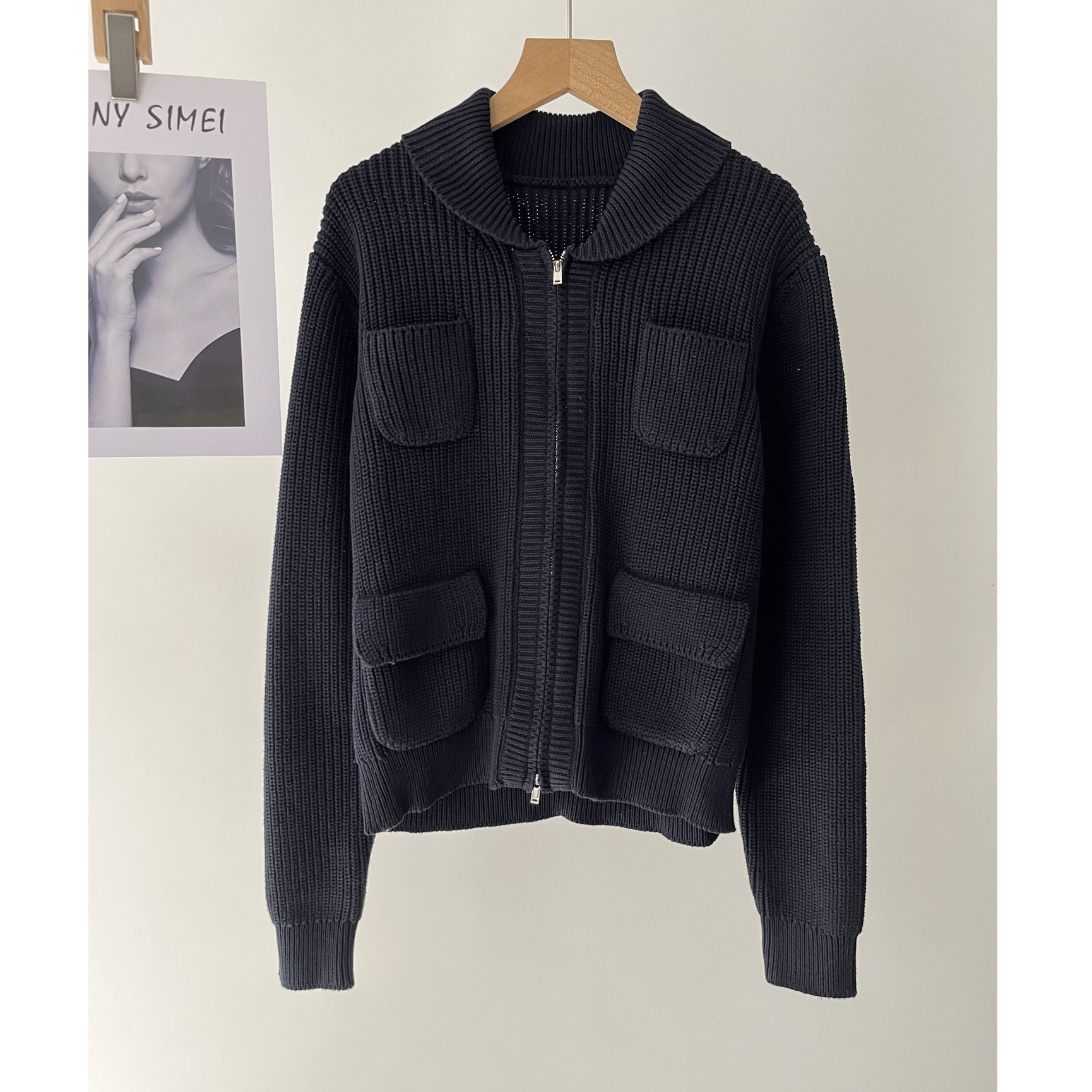 In-Stock M-Style Women's Casual Cool Short Cropped Cardigan with Small Lapel and Zipper in Navy Knit for Spring and Autumn New Season