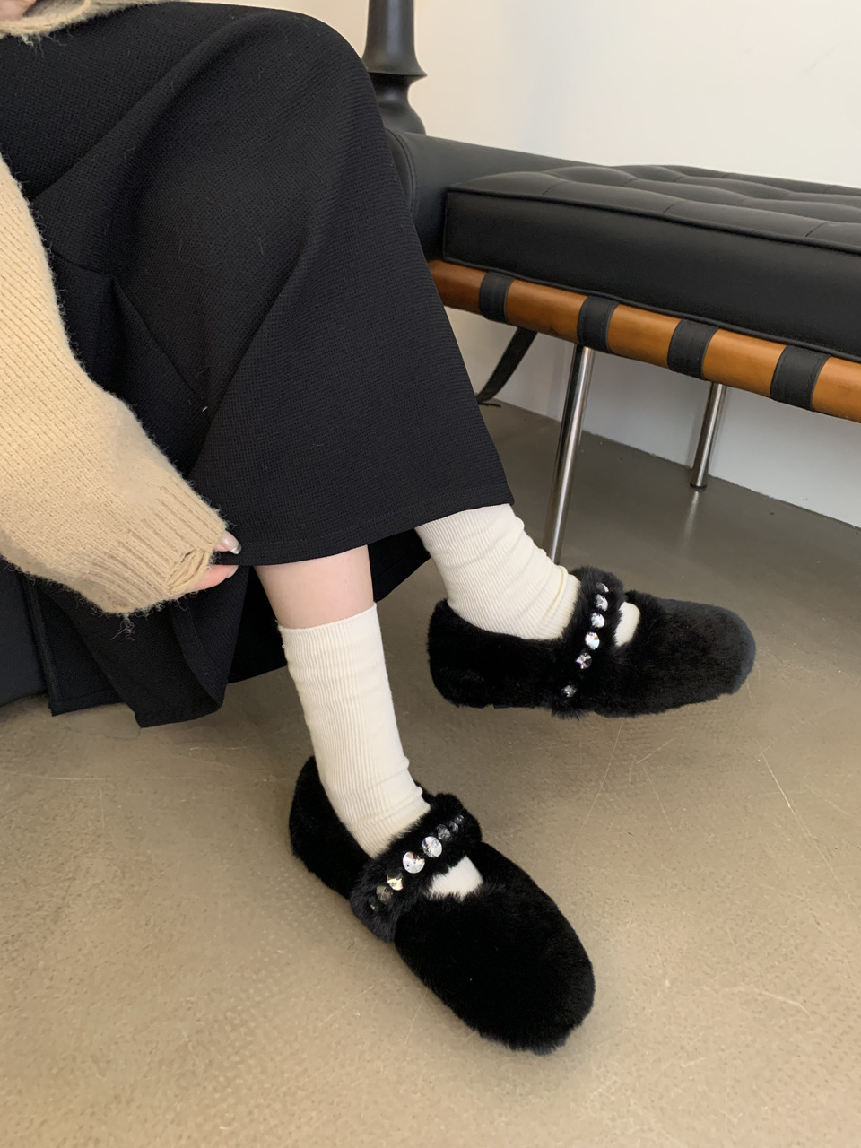 Hairy women s outdoor wear for autumn and winter new warm cotton flat bottomed one foot shoes bean with plush_voghion.com