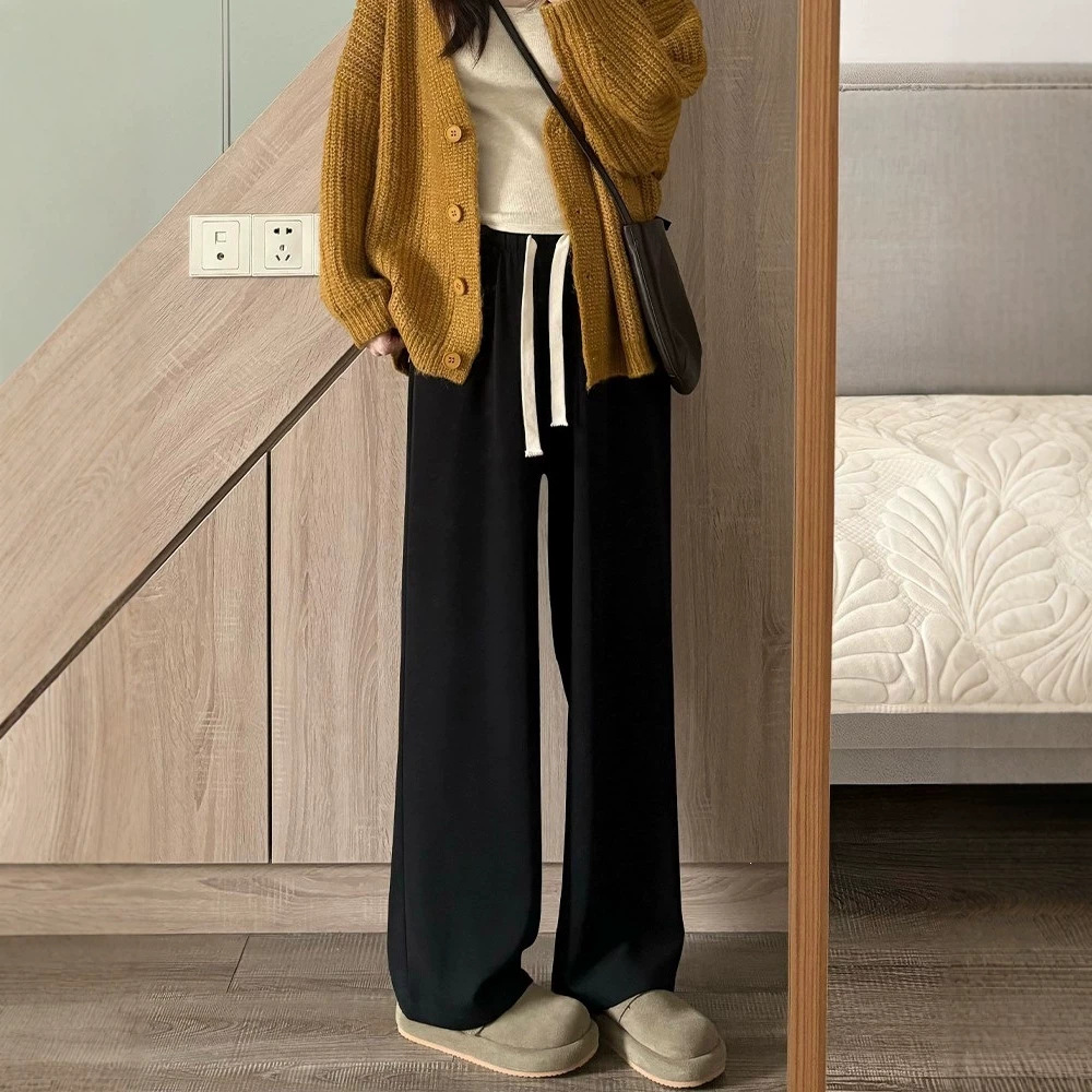 Black suit pants for women, new summer style, designed for plus-size figures with a pear-shaped body, featuring a high waist, loose fit, and wide legs for a slimming and casual look