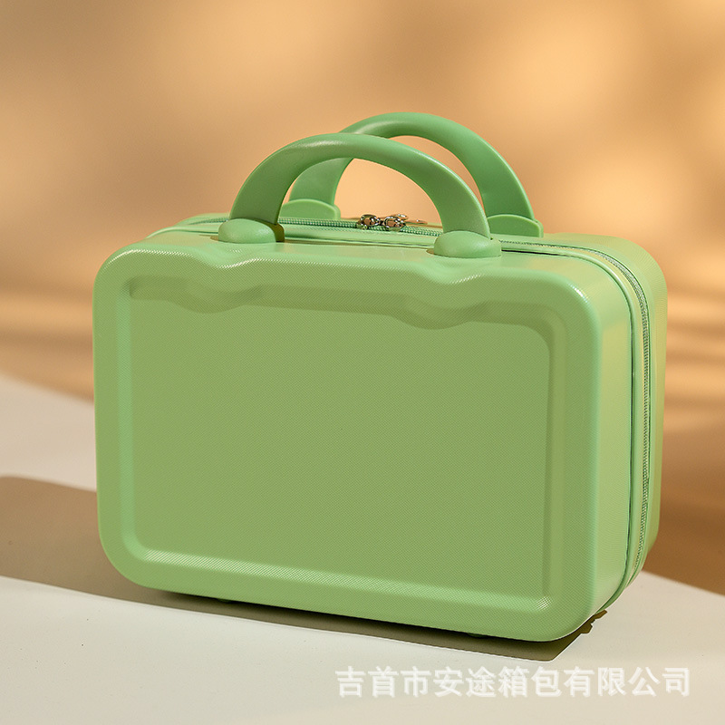 연한 초록색