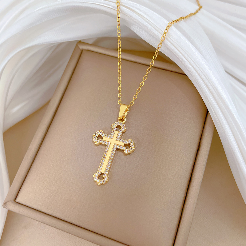 Gorgeous Diamond Cross Necklace For Women Versatile Titanium Chain_voghion.com