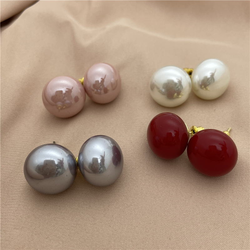 Fashion Round Imitation Pearl Stoving Varnish Inlay Pearl Womenu0027S Ear Studs 1 Pair