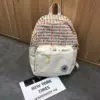 Белый с буквенным принтом