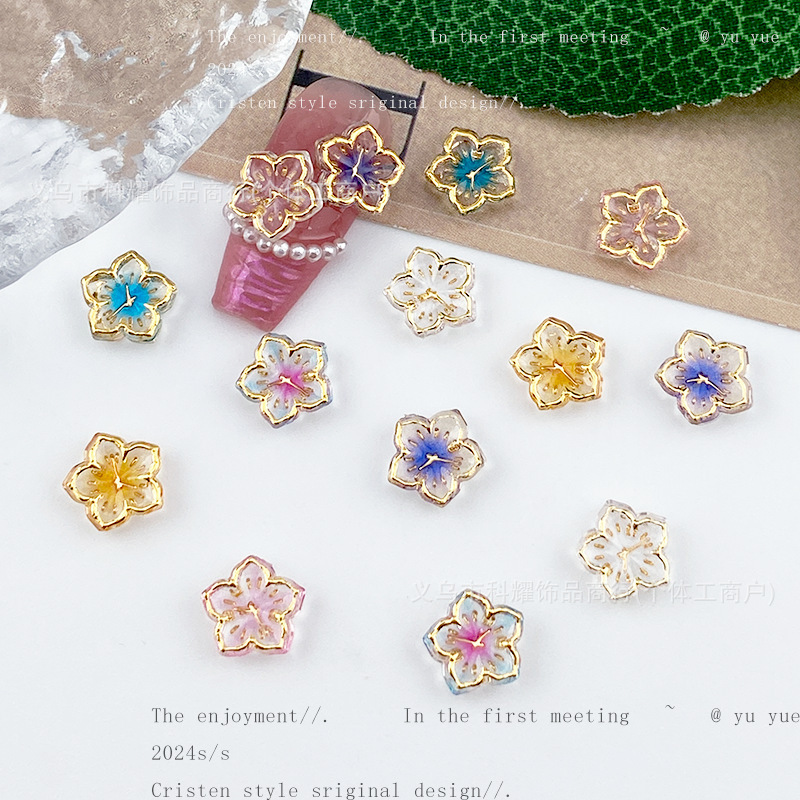 Cross-Border Hot-Selling Ice-Clear Gold-Edged Five-Petal Flower Nail Art Decorations, Crystal Engraved Clock Flower, Popular Versatile Nail Art Materials