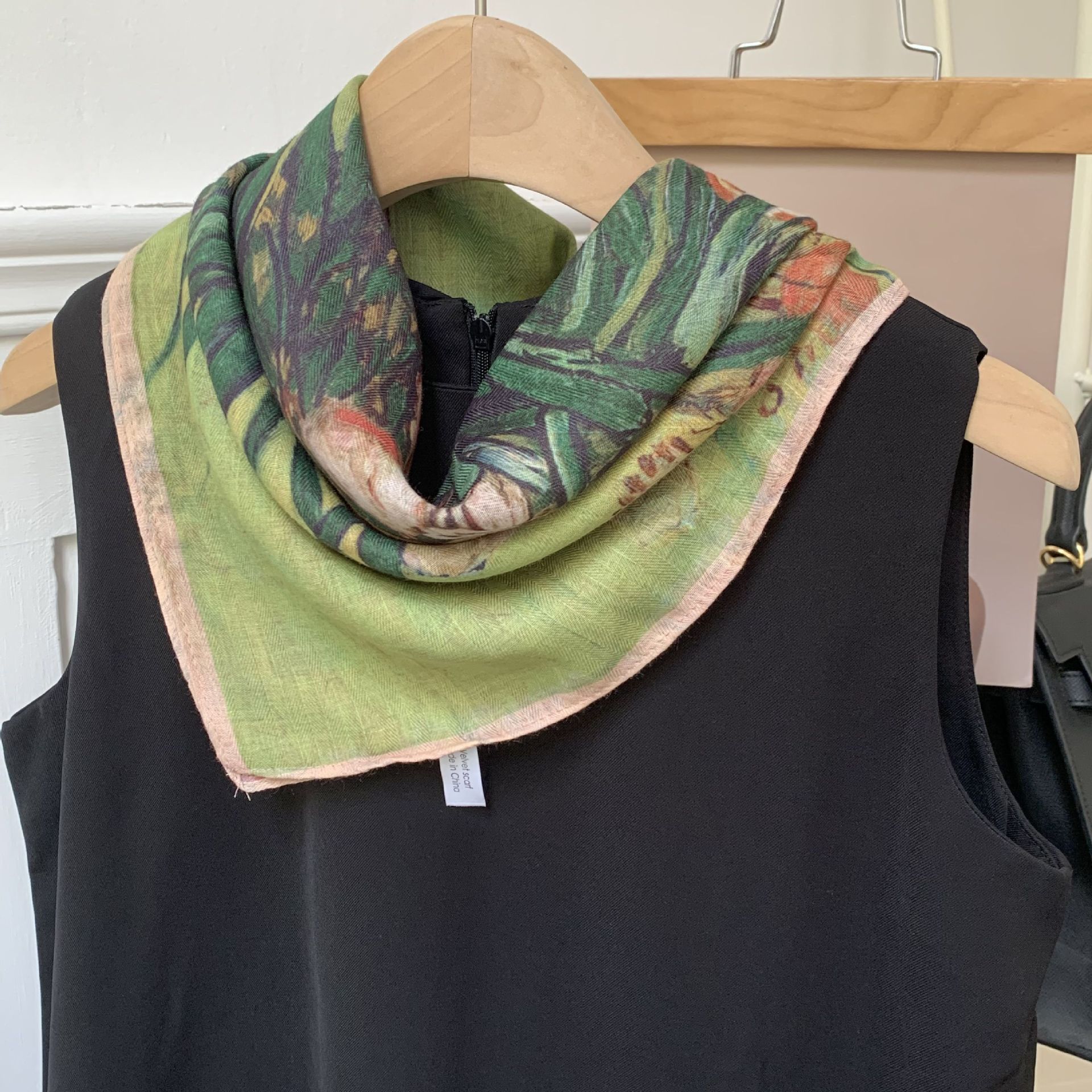 Pañuelo de seda de algodón y lino, bufanda cuadrada grande, estilo de verano de alta gama, estilo de todo fósforo literario, estilo étnico retro, bufanda de flores de anacardo, chal femenino