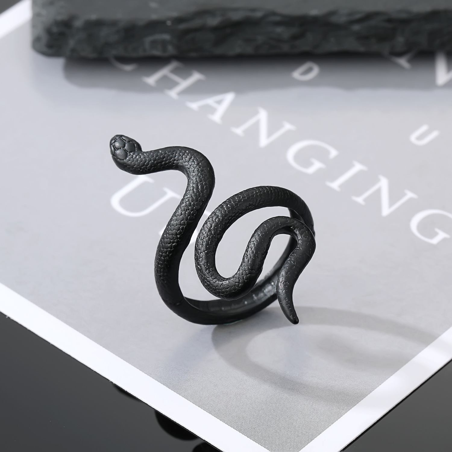 European and American black retro animal snake rings wholesale