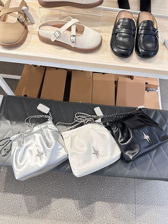 Borsa a tracolla grande capacità piegata argento Sanfu Wandering da donna 2023 Sweet and Spicy Street Light Y2K_voghion.com