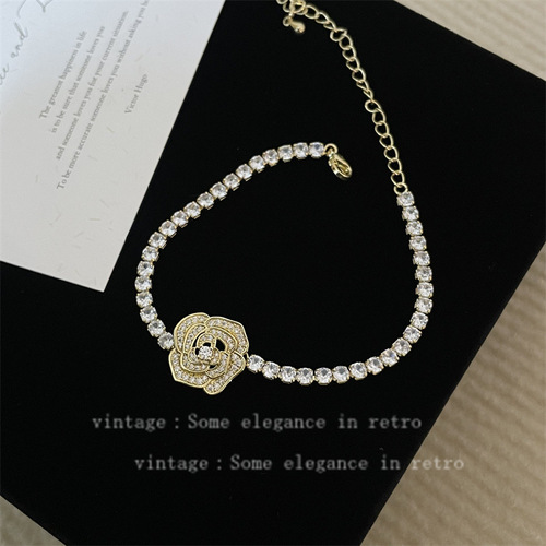 Designer moonlight allure series star bracelet girls ins niche design light luxury bestie bracelet