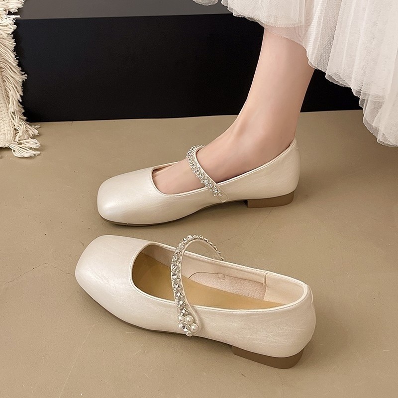 Cabeza cuadrada de verano francés 2026 zapatos de mujer nuevos zapatos de estilo poco profundo de la noche, una sola falda de una sola palabra con una sola parte plana suave