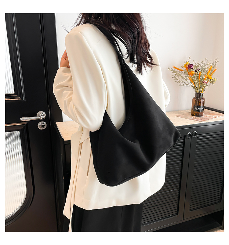 Retro casual commuting large-capacity bag for women, 2024 new autumn and winter suede tote bag, niche casual single-shoulder bag undefined