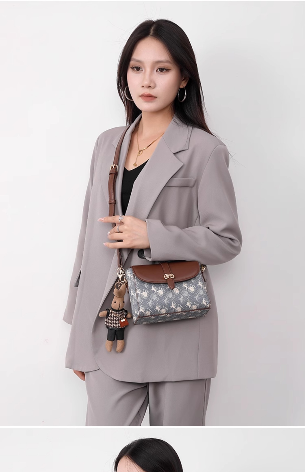 Túi đeo chéo nữ vải canvas nhỏ gọn phong cách cao cấp thu đông — Cà phê với màu xanh để tặng đồ trang trí thỏ chi tiết 14