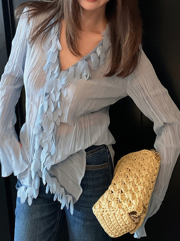 温柔法式花瓣v领蓝色女士衬衫2025年早秋新款高级设计感长袖上衣|undefined