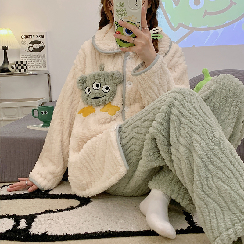 Lindo dibujos animados pijamas dulces de las mujeres de manga larga de otoño e invierno de lana coral engrosada forrada de lana niñas casual traje de desgaste para el hogar