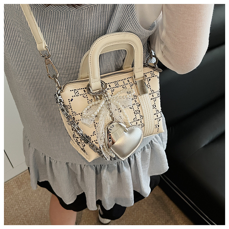 Summer bag: Women's niche design denim blue hot diamond handbag, 2025 new style bow single-shoulder crossbody bag undefined