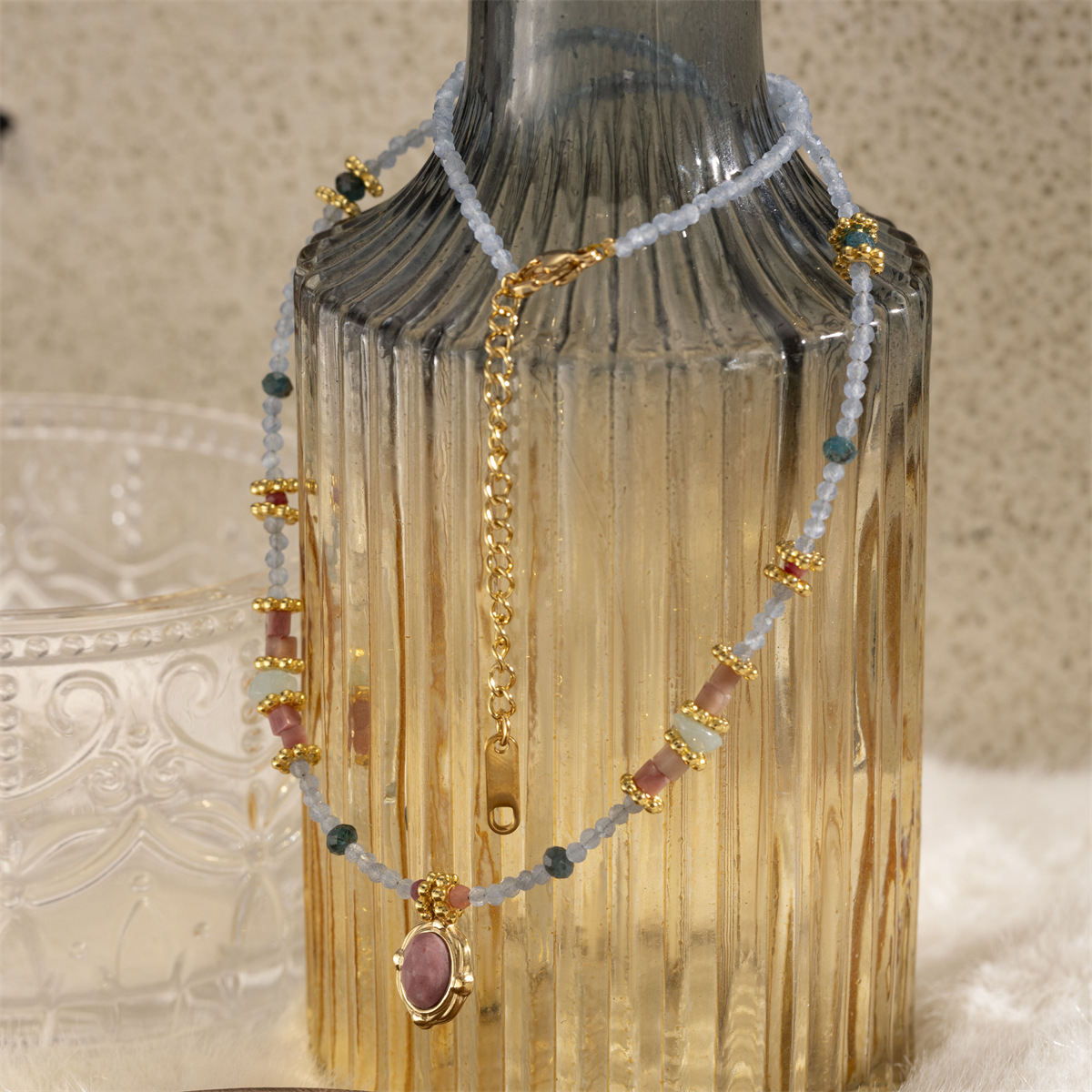 Taena collar de acero de titanio europeo y americano apilado con cadena de clavícula de piedra natural de alta calidad collar de cuentas de concha estilo explosivo transfronterizo femenino