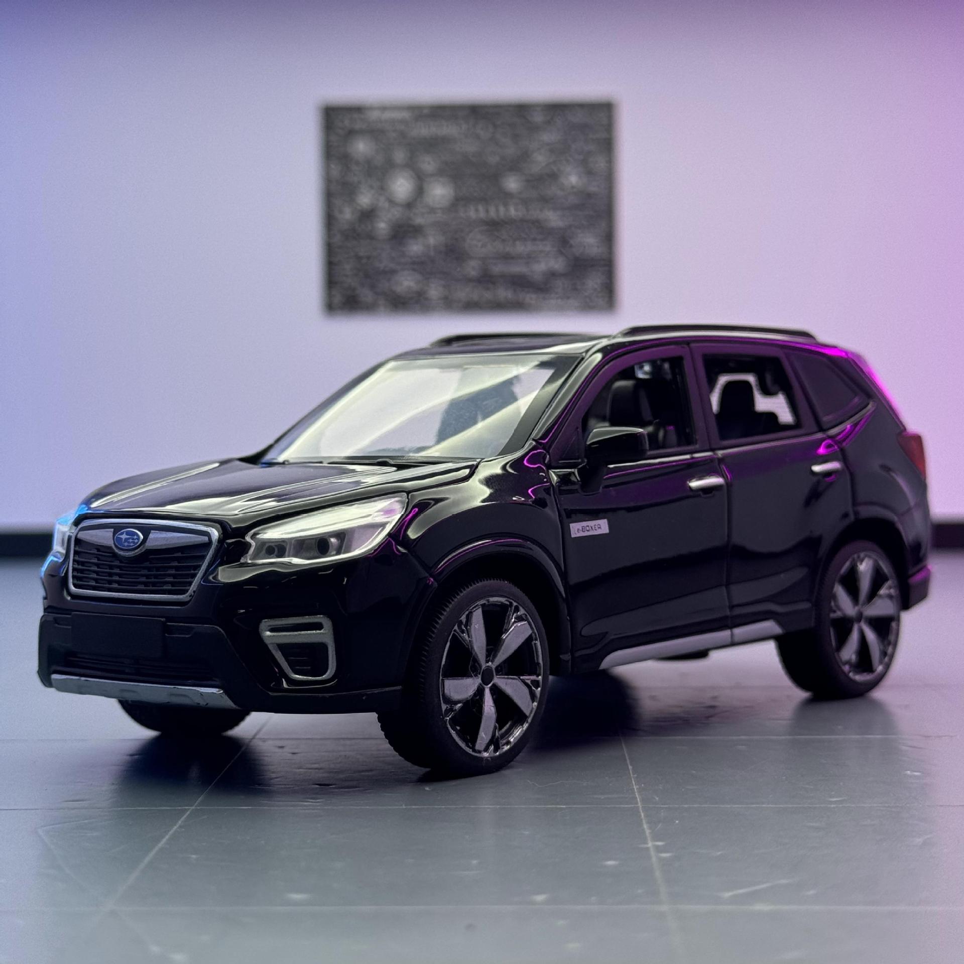 Modelo de coche de aleación Qiyi 1:30 genuino Subaru Forester con sonido y luz de retorno de juguete vehículo todoterreno modelo de sonido