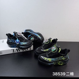 38539 男童二棉运动鞋2026秋冬新款旋转纽扣休闲轻便舒适跑步鞋