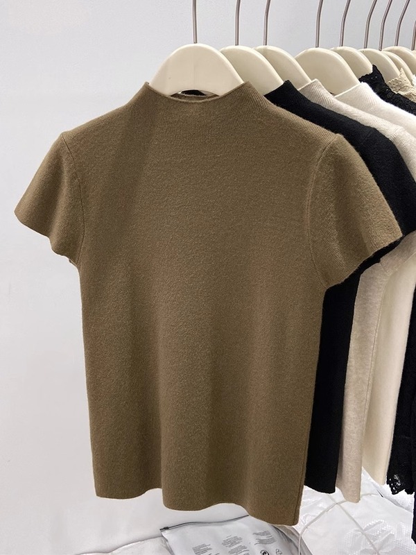 柔らかいモチモチの半高襟のニットの半袖のtシャツの女性の春秋の新型の中は気質が現れます。|undefined