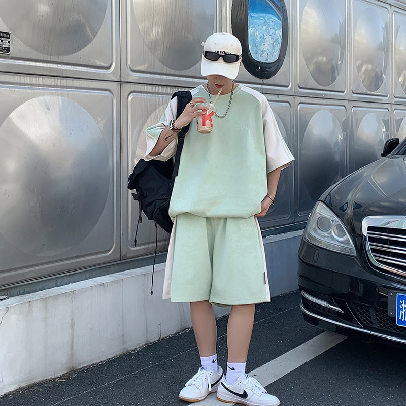 Pantalones cortos de manga corta de hombre gris oscuro letras bordadas estudiantes de secundaria guapo estilo coreano conjunto completo de ropa deportiva 28018