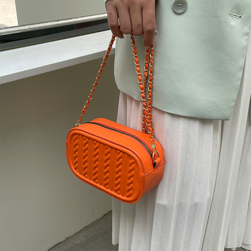 Wholesale 2024 summer new style fashion chain women's shoulder bag high-end embossed crossbody bag versatile portable small square bag