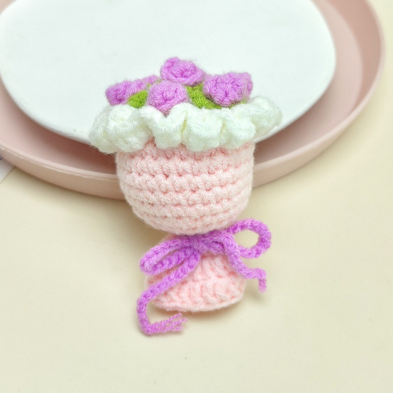 完成したクリエイティブなキーホルダーペンダント、手編みのミニブーケ、模擬バラとひまわりの花束ギフト|undefined