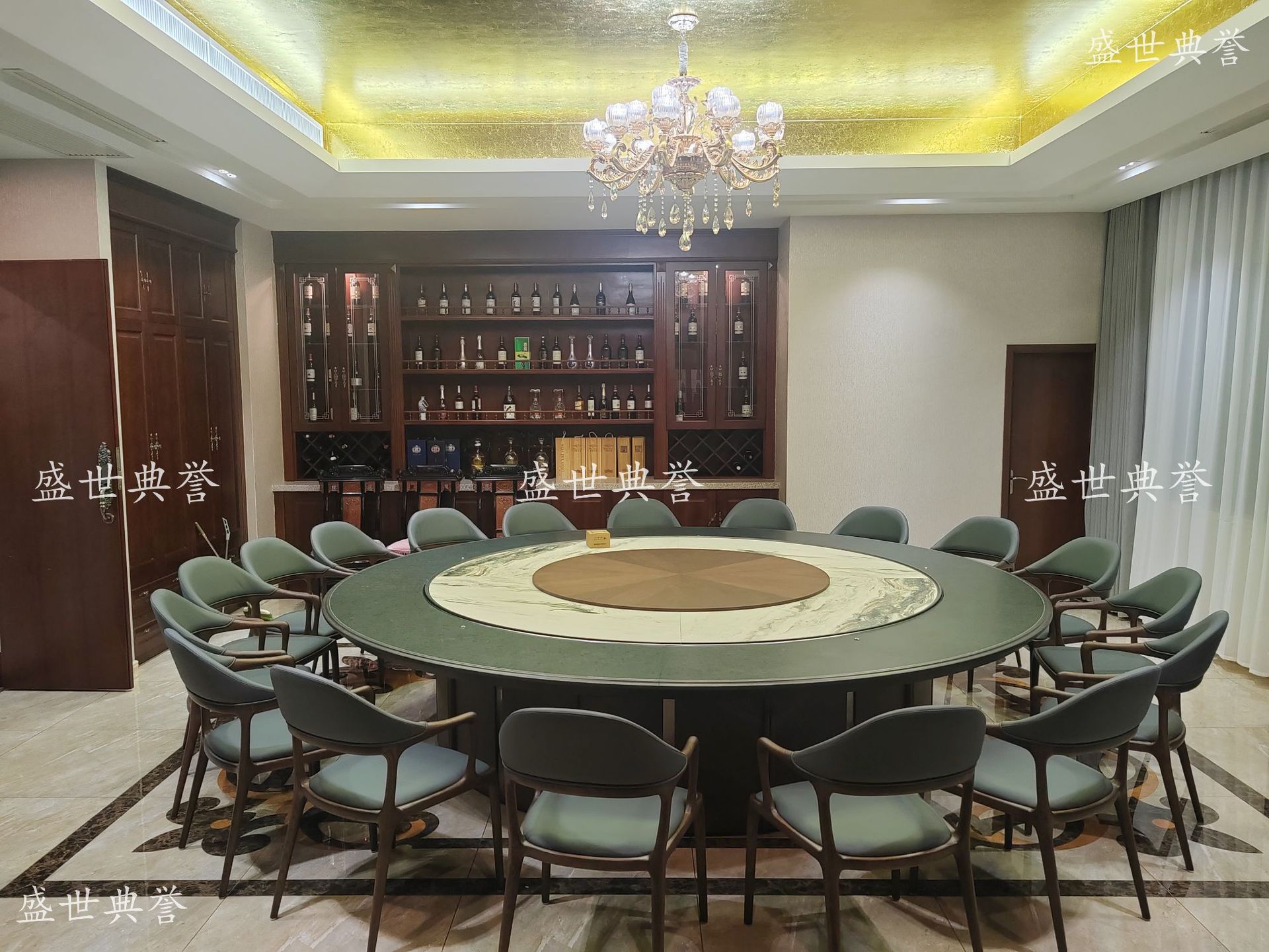 Taizhou hotel and catering furniture manufacturer direct sales: New electric dining tables for seafood restaurants, high-end solid wood round tables for clubs pic 10
